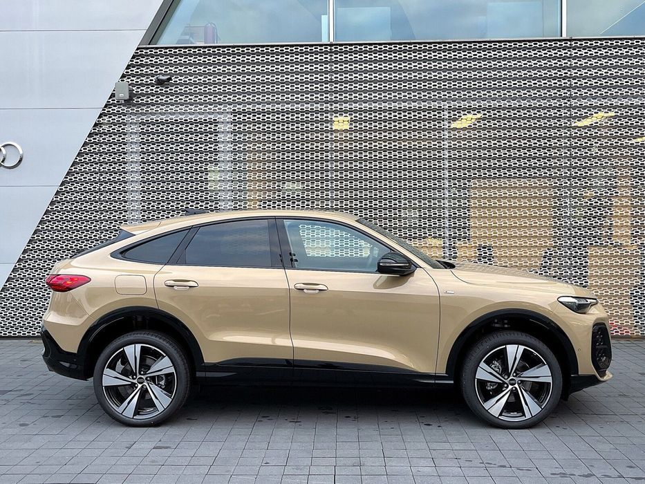 Audi Q5 Sportback Cena katalogowa: 364 650,00 zł