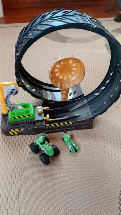 Трек хотвілс для дітей.