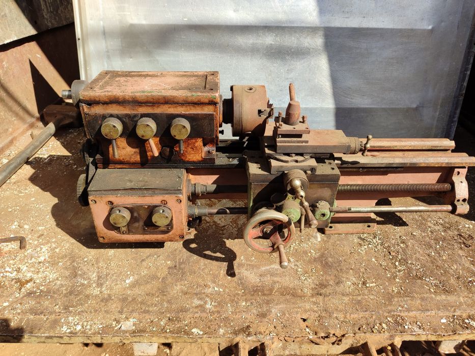 Продам токарный станок ТВ4