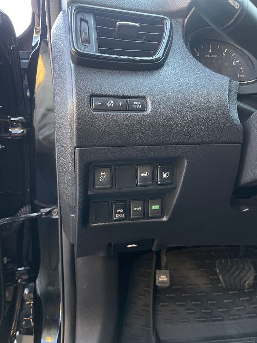 Продам ніссан рог 2017 року SE+