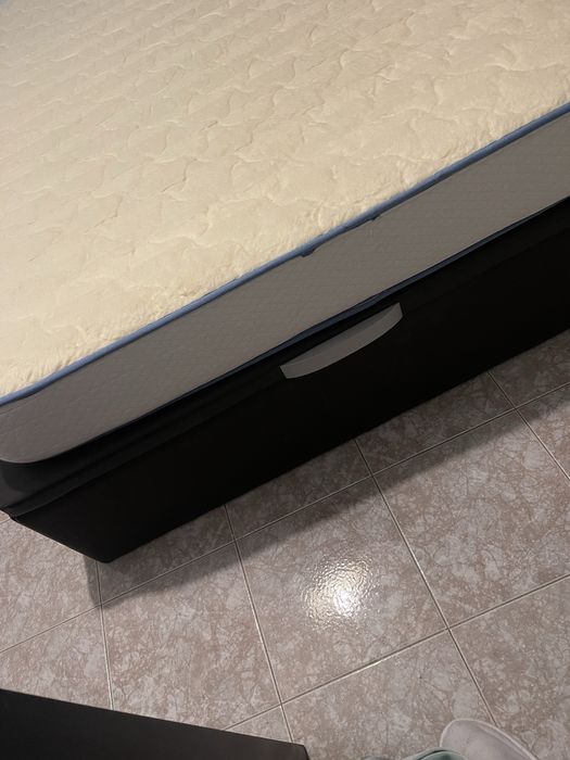 Soumier de casal com arrumação.