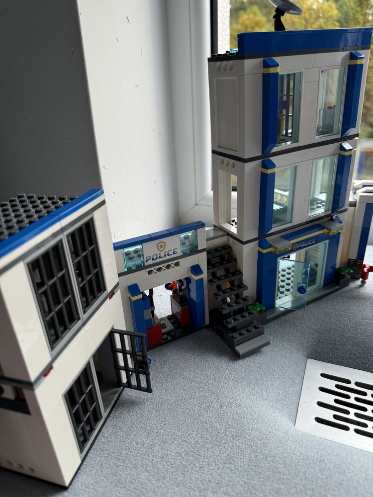 Klocki LEGO City Posterunek policji 60246