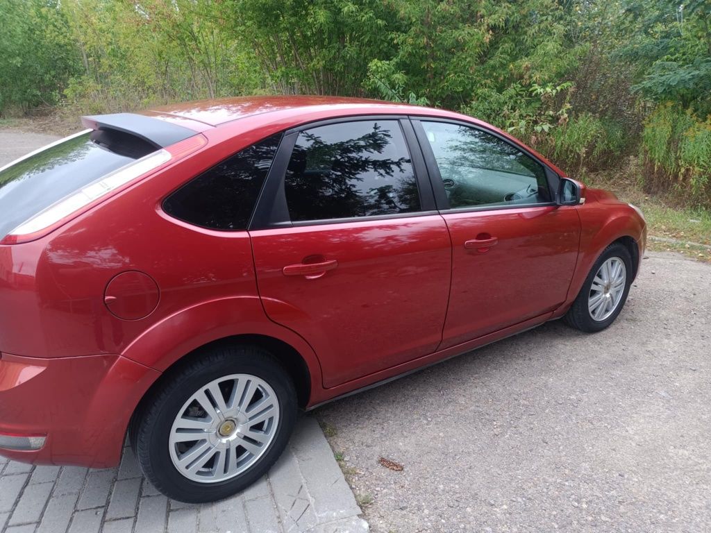 Ładny focus 1.6 /klima