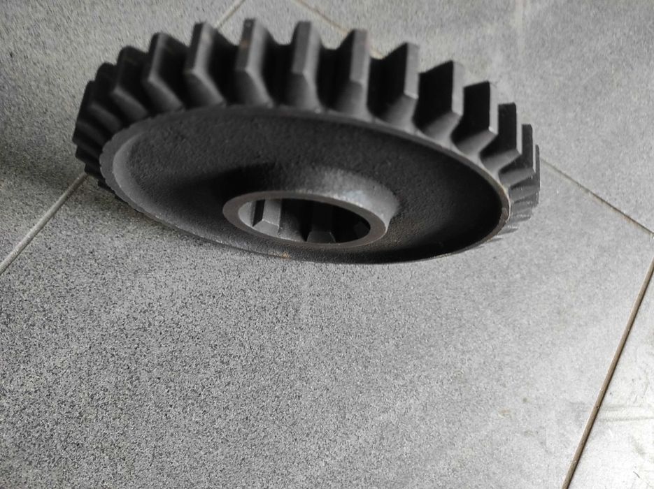 Nowe koło zębate skrzyni biegów 39 zębów T-25 Władimiriec T25 Rusek