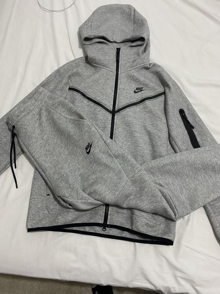 nike tech fleece cizento