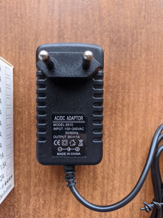 Продам новий адаптер ( блок живлення) 9V, 1A, 5.5mmx2.1 mm,центр плюс