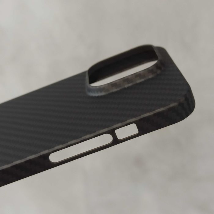 Карбоновый чехол iPhone 14 PRO MAX