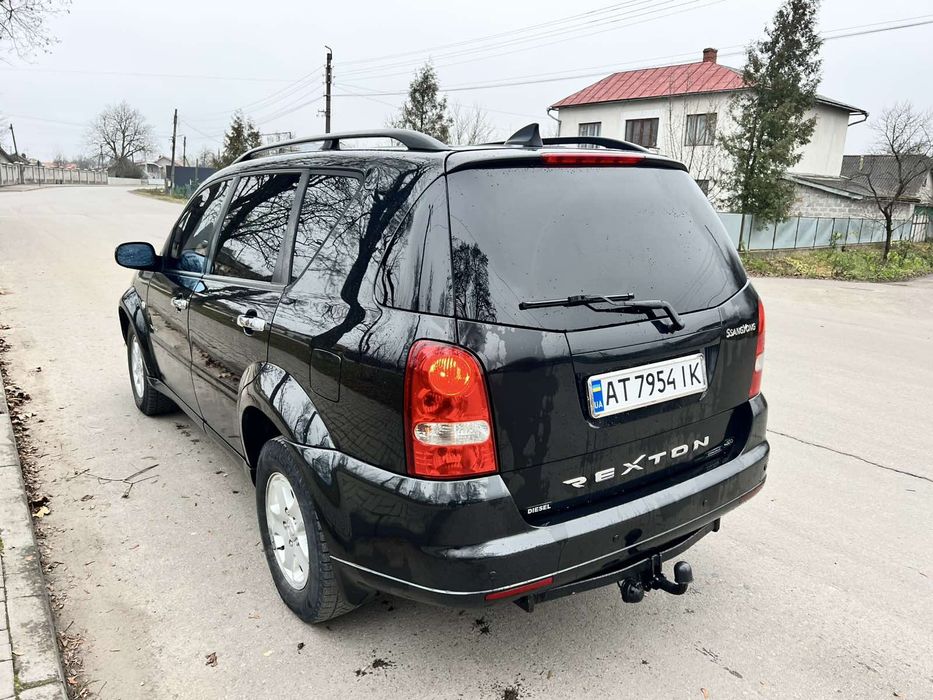 Рамний повнопривідний джип