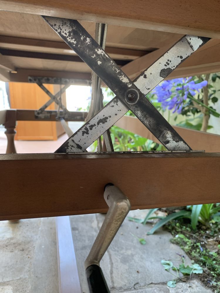 UNICA! Mesa projetada por Ilse Möbel Elevatória e extensivel