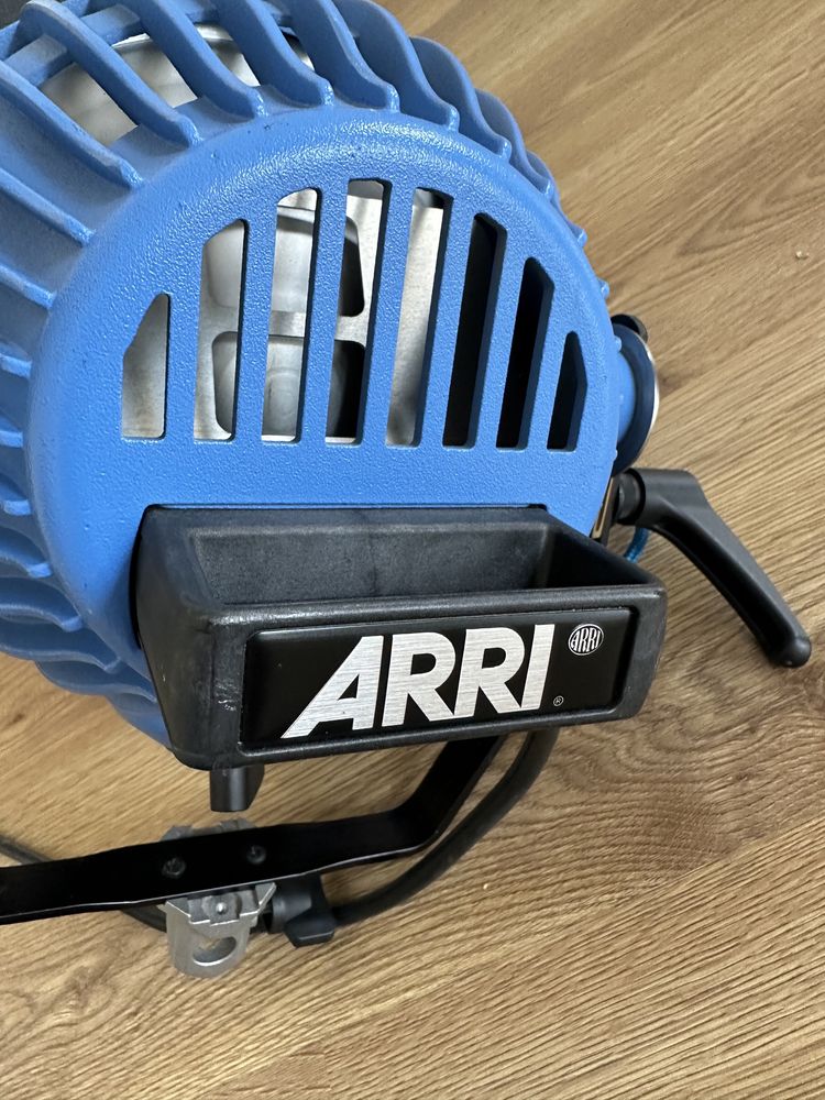 2x Arri Arrilite 2000 Plus lampy żarowe filmowe 2000W