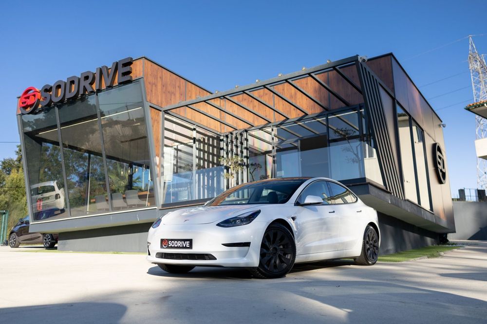 Tesla Model 3 Standard Range Plus RWD