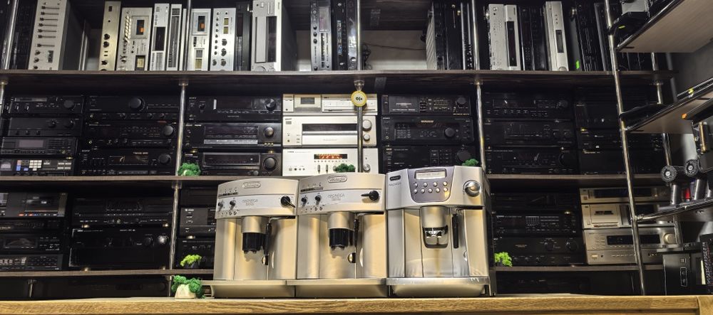 Кавові машини Delonghi Magnifica