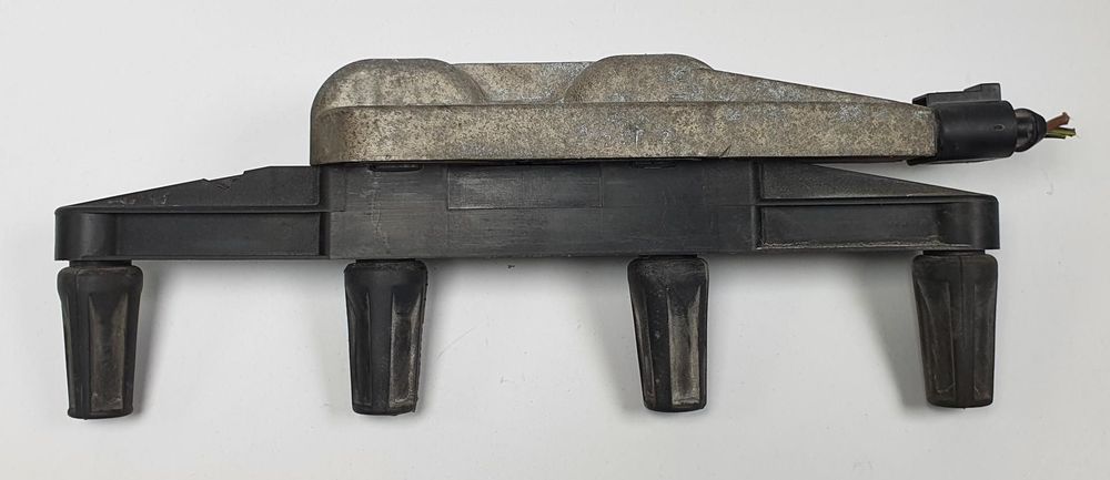 CEWKA ZAPŁONOWA SKODA FABIA I 1.4 MPI 8V 047905104B