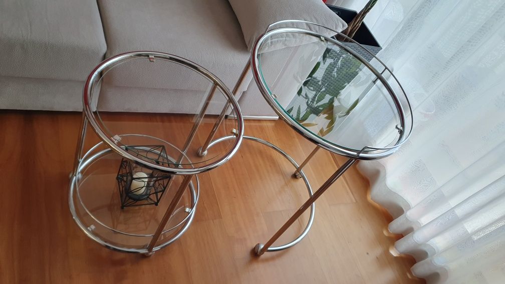 Conjunto 2 mesas de apoio em vidro e inox