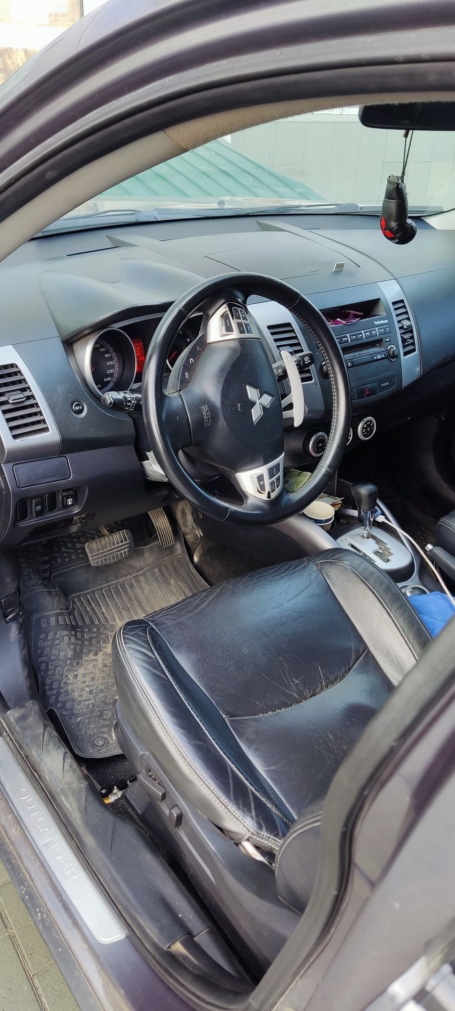 Mitsubishi Outlander XL