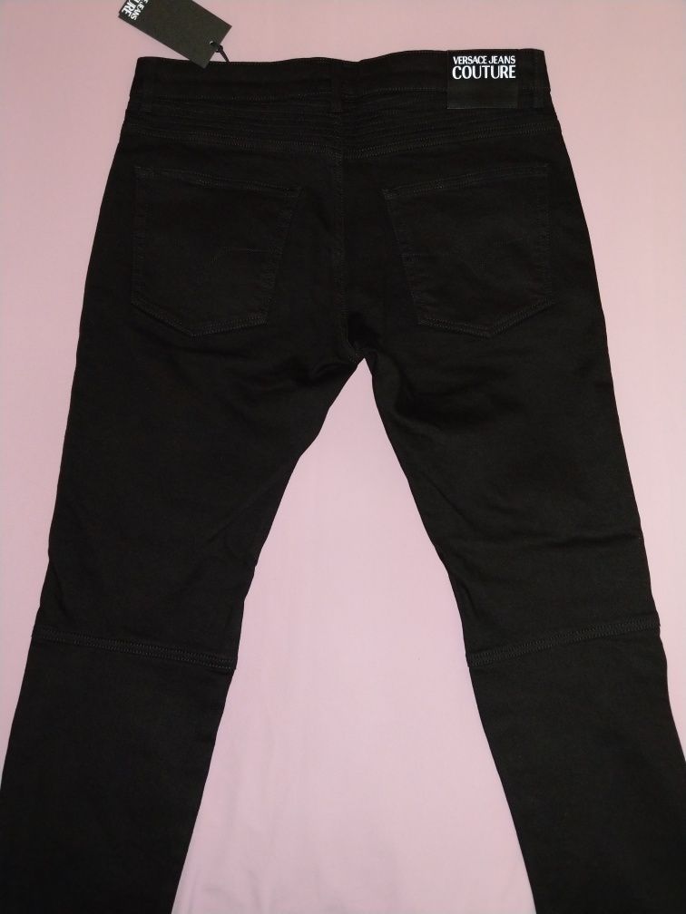 Wyprzedaż spodnie męskie Versace Jeans Couture.