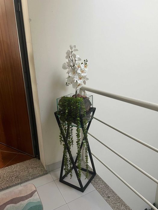 Floreiras em ferro lacado