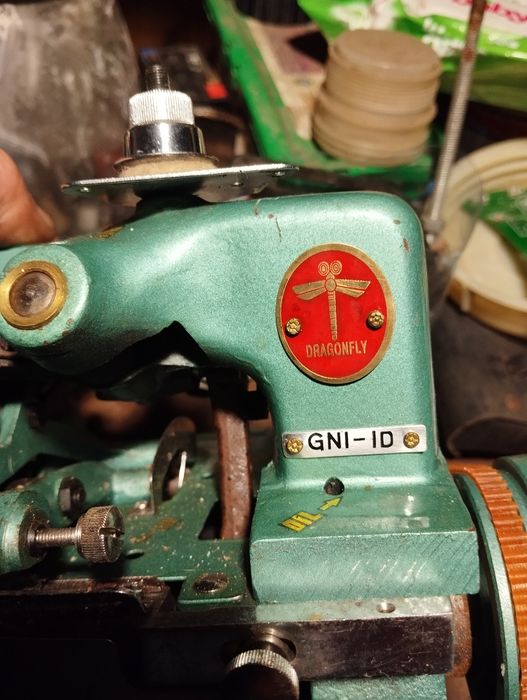 Продам робочий оверлок