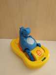 Поющий гиппопотам на катамаране Tomy