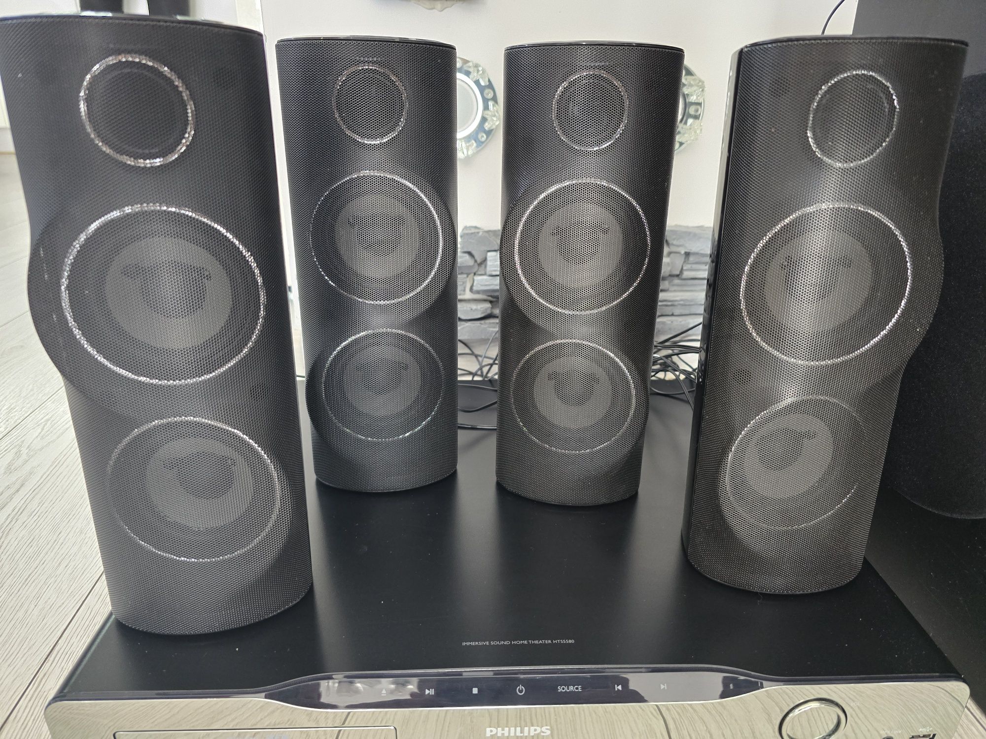 Zestaw kina domowego 5.1 Philips HTS5580/12