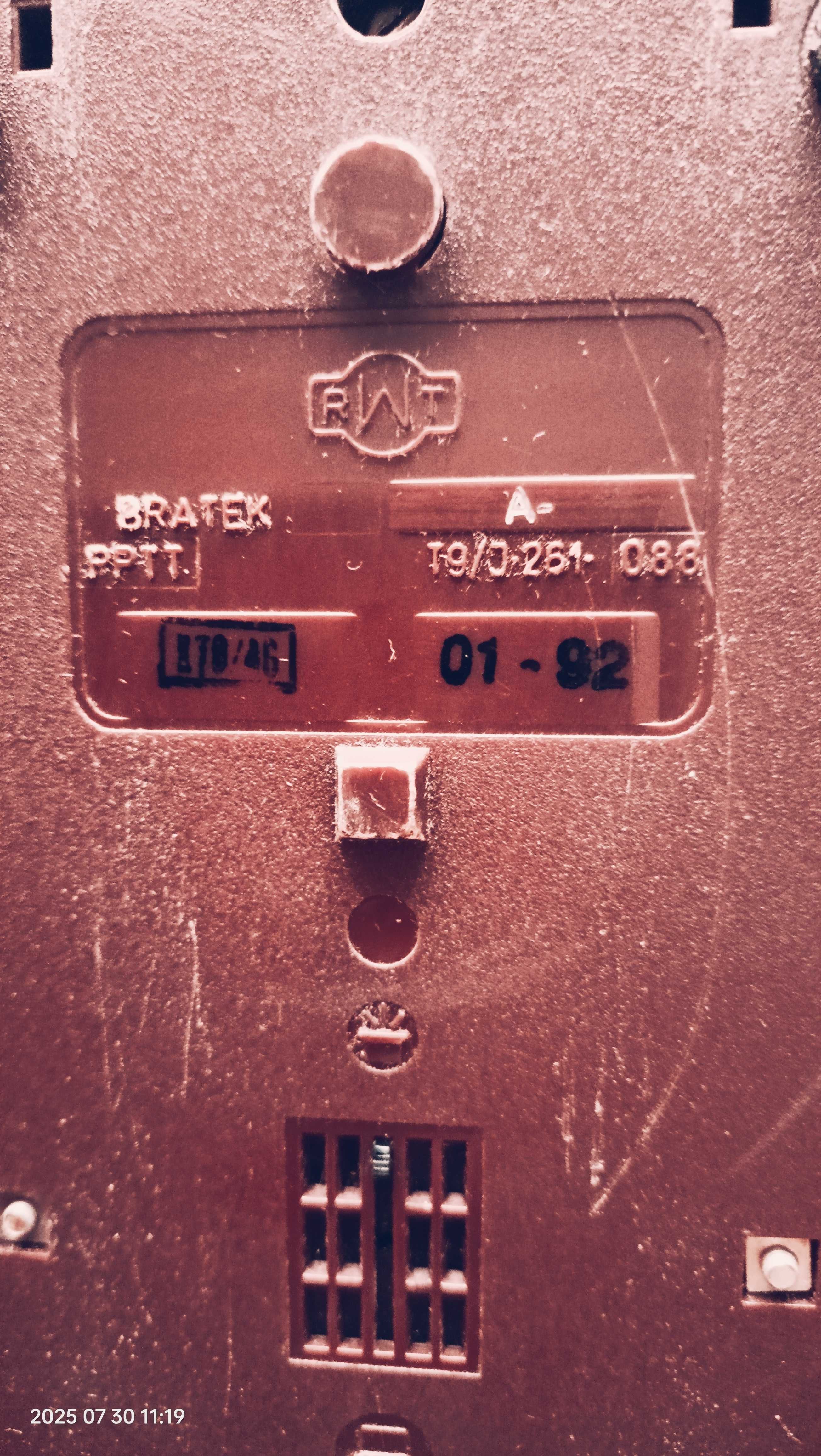 Telefon analogowy RWT Bratek – retro klasyk PRL