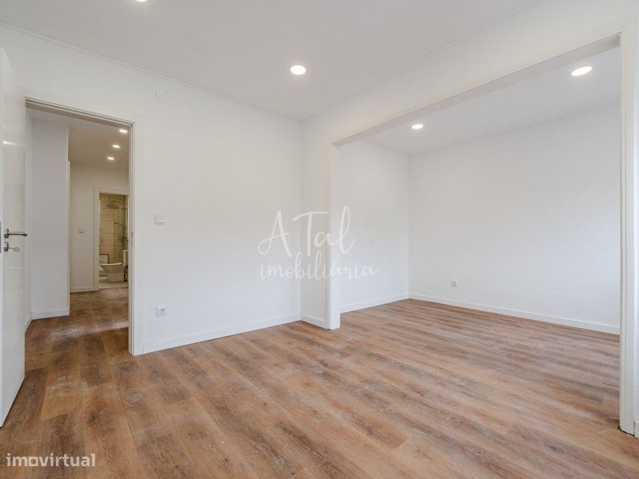 Renovado T2 Duplex em Setúbal - Espaço Moderno e Confortável!