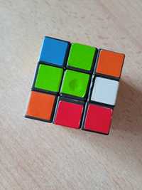 Кубик Рубика. Не собран по цветам.