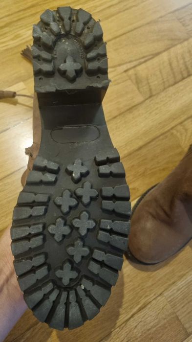 Botins tacao alto castanhas