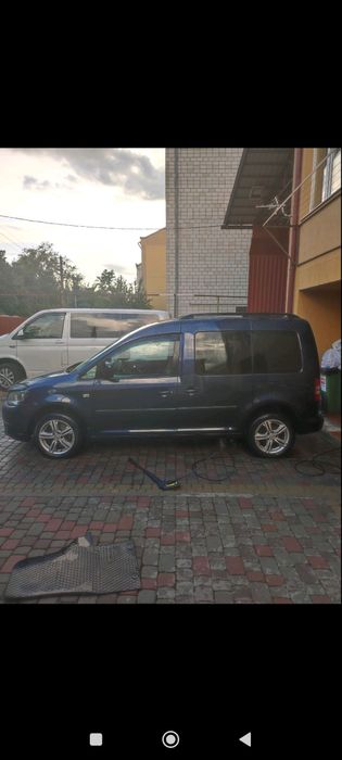 Volkswagen caddy 2012 рік