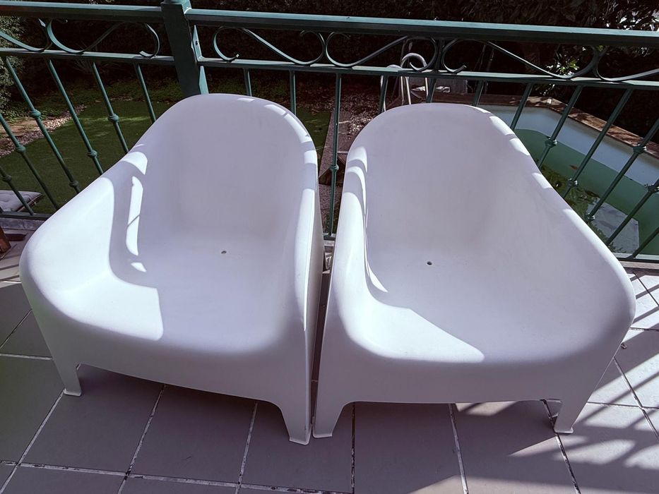 Cadeirões brancos  IKEA