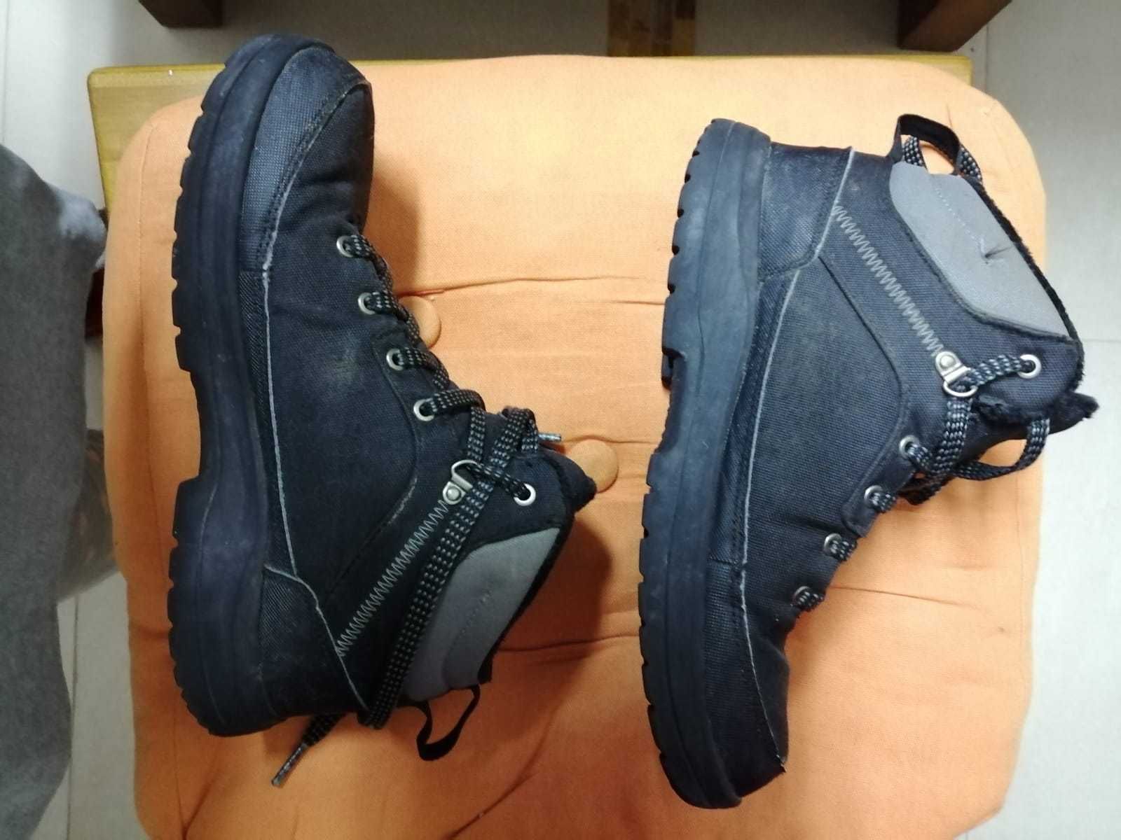 Botas Pretas Quechua