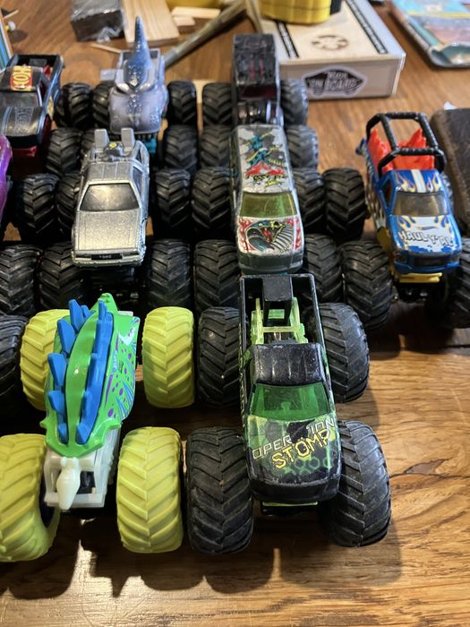 Monster Truck Hotwheels 30 unid. + 1 oferta