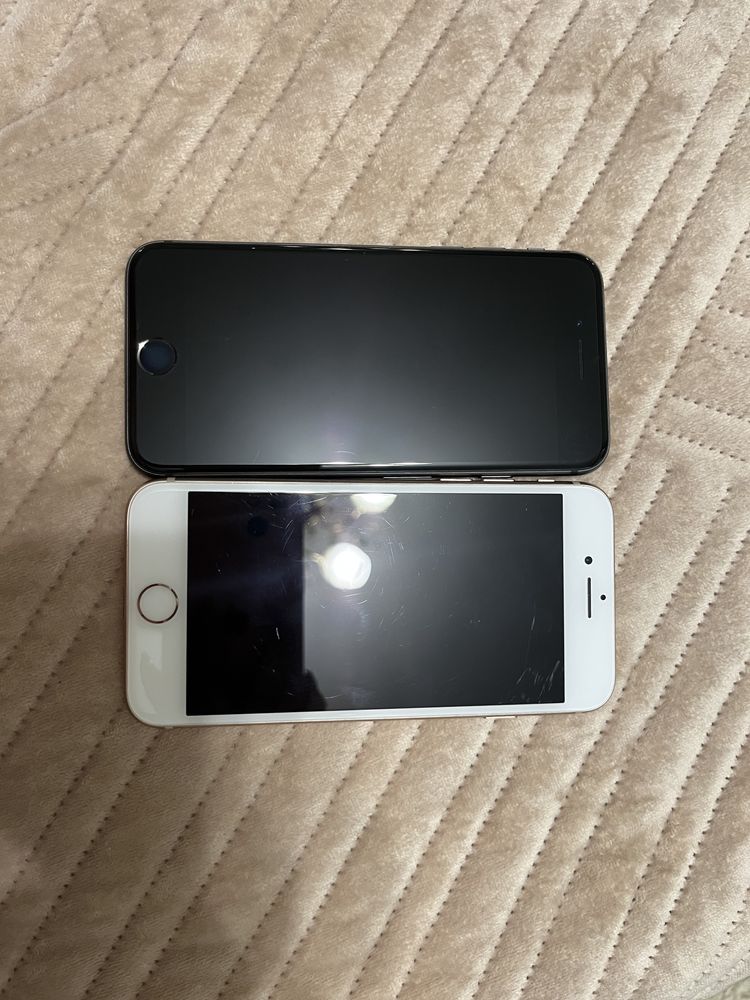 iPhone 8 чорний та бежевий
