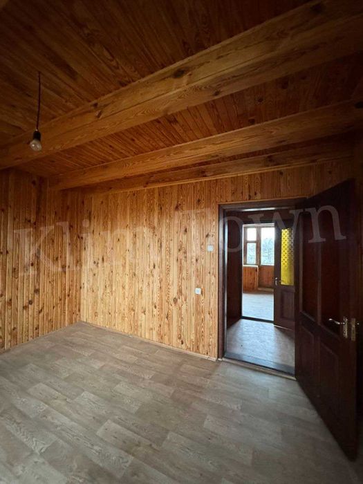 Продаж будинку в р-ні університету