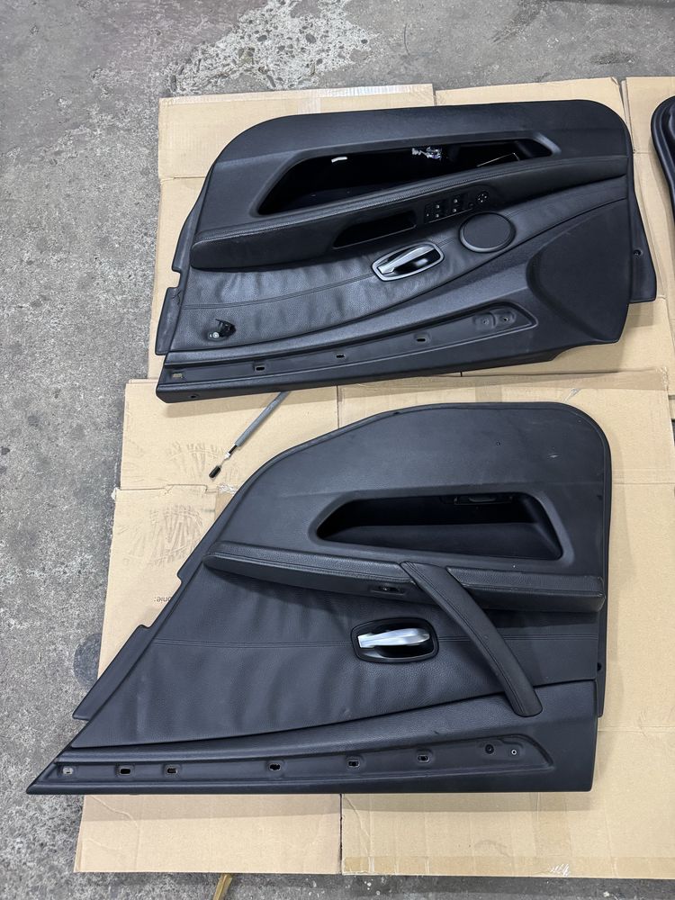 Bmw e61 boczki kombi tapicerka drzwi boczki czarna skóra komplet lift