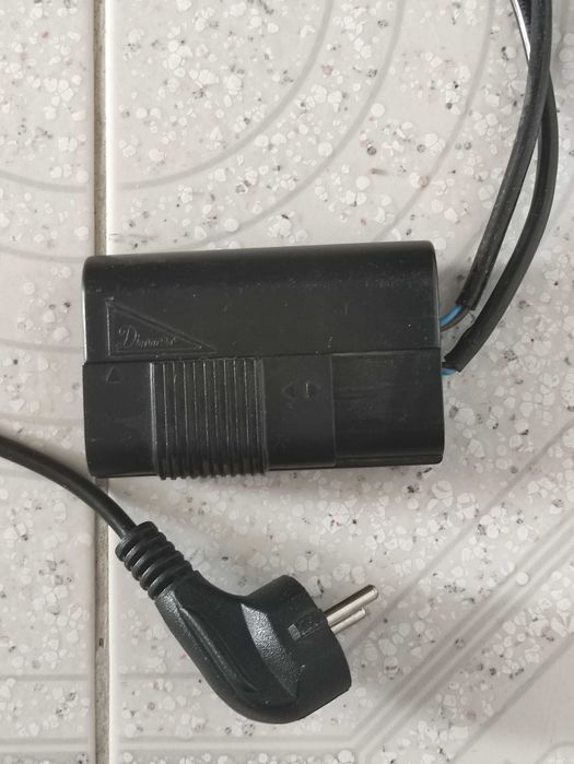 Lampa stojąca czarna