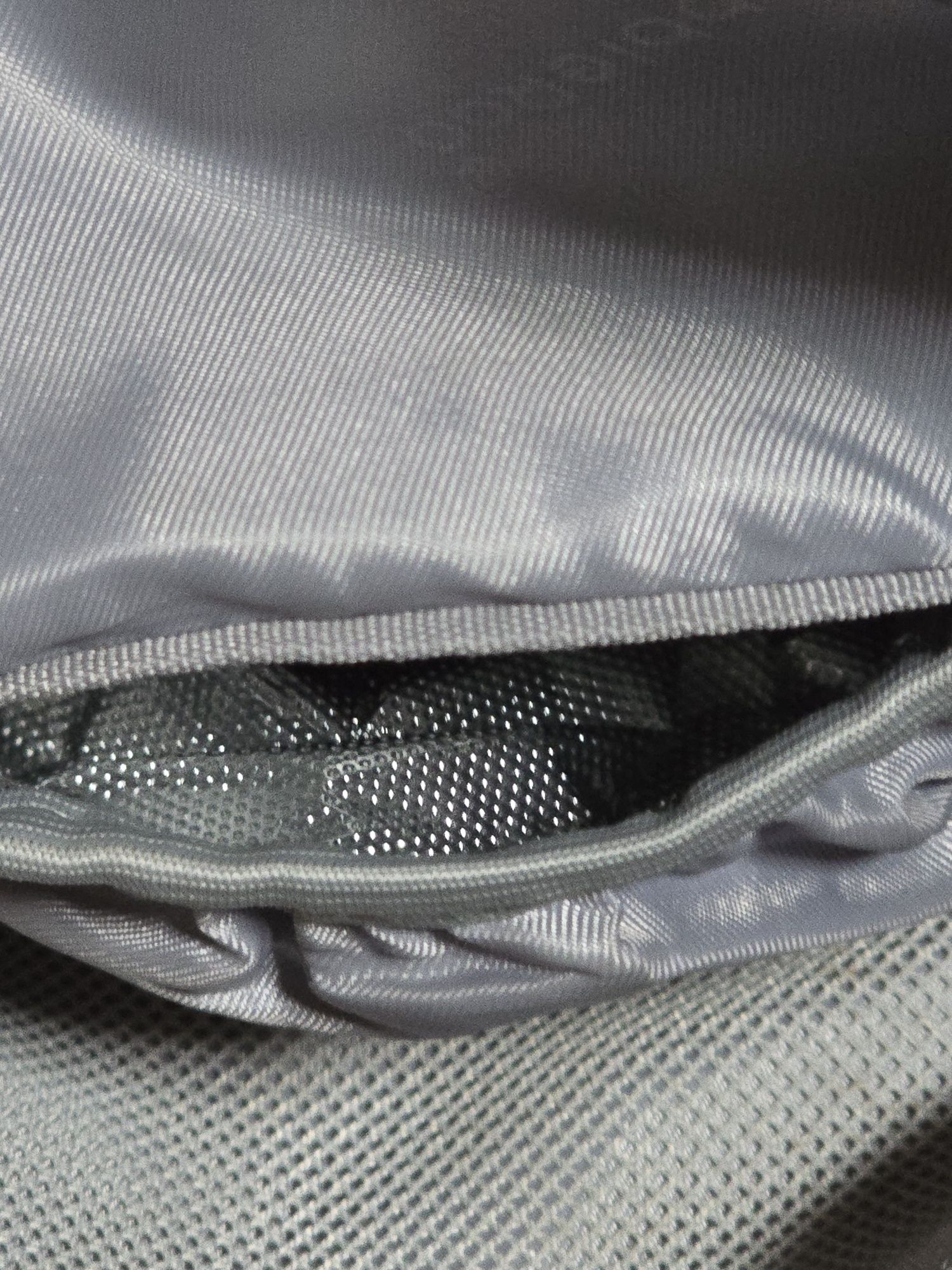 Mochila de alta qualidade e muito versátil para bebé