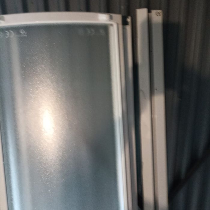 Kabiną prysznicowa -szklo z brodzikiem i syfonem