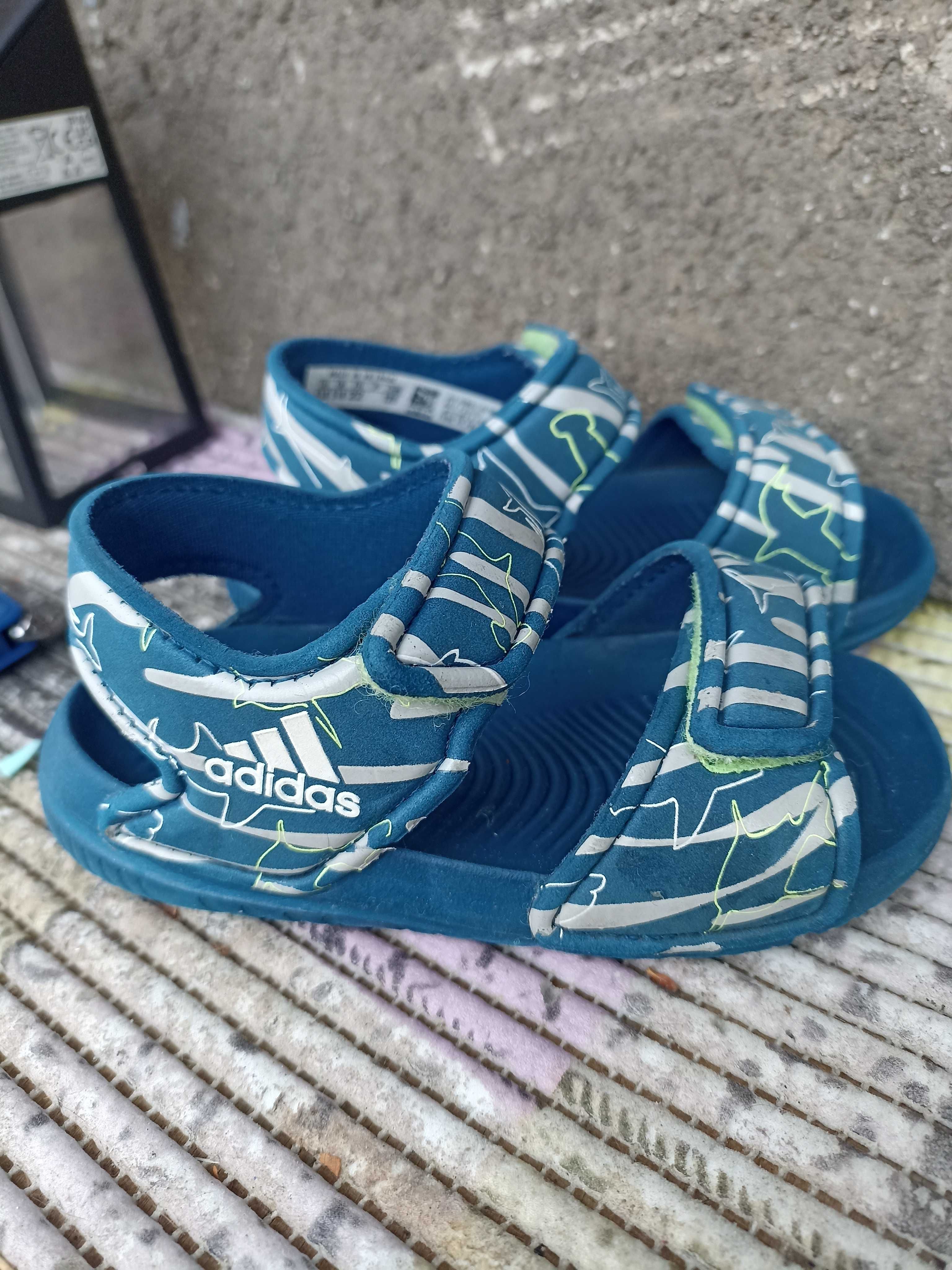 Adidas sandałki basenowe rozm 22