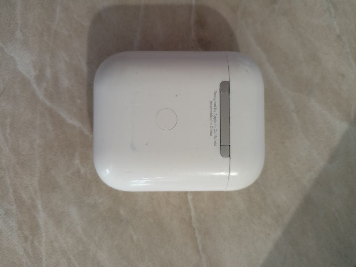 Pudełko od airpods 2 (bez słuchawek)
