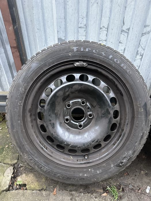 Продам шини з дисками R-16 5/112, 205/55/16- firestone