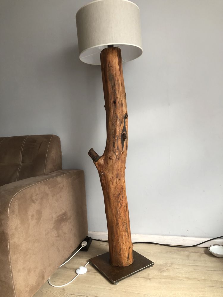 Lampa stojąca Loft z pnia Akacji