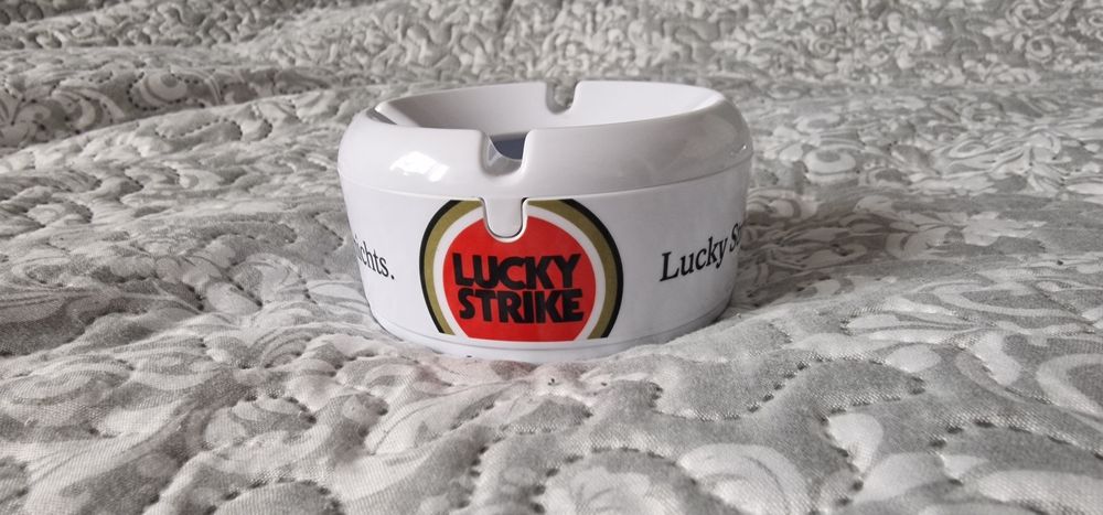 Popielniczka Lucky Strike
