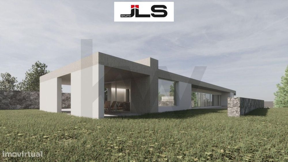 Moradia V3 Inserida em terreno de 5920 m2, toda Rés-do.-chão, Capelas,
