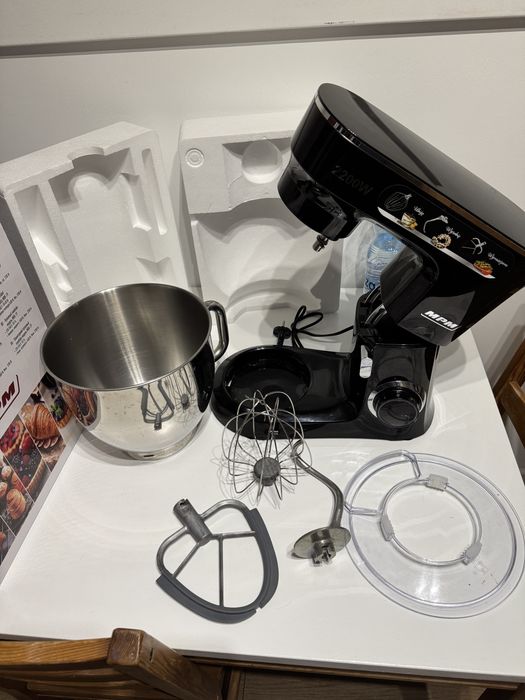 Sprzedam robota kuchennego 2200w MPM MRK-19