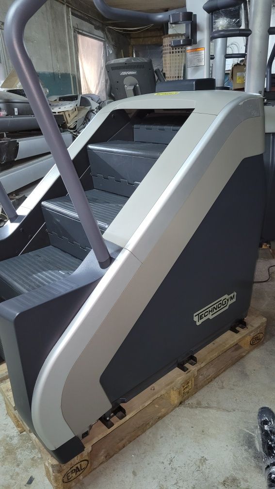 Сходи степер Technogym Climb Excite 1000 LED з гарантією