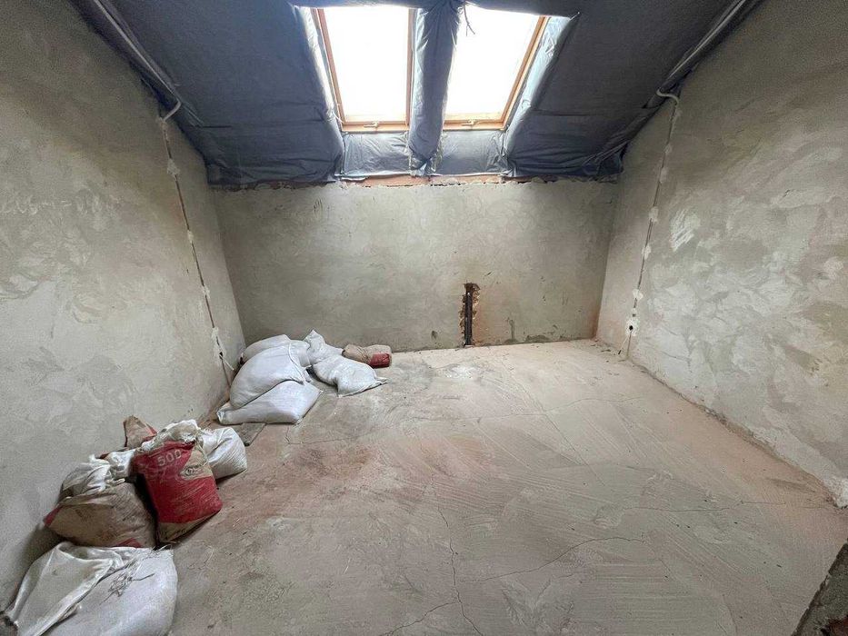 Продається 3-х кімнатна квартира з балконом у новобудові