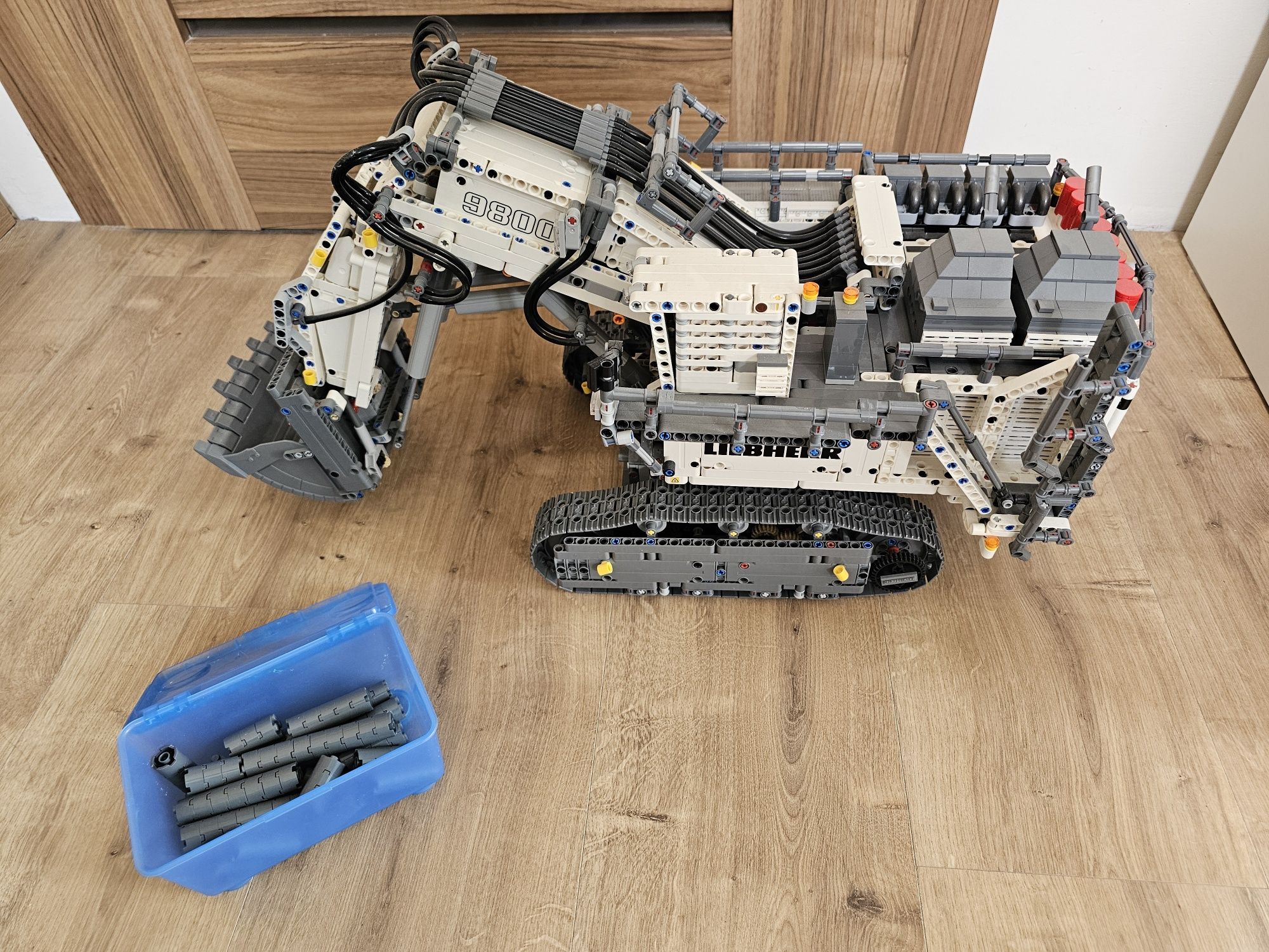 Lego technic 42100 Liebherr
Stan jak nowy
Oryginalny karton, instrukcj