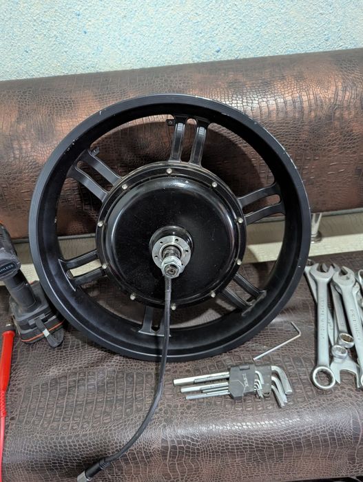 Продам мотор колесо  48v 1500w прямопривідне фетбайка  20 дюймов