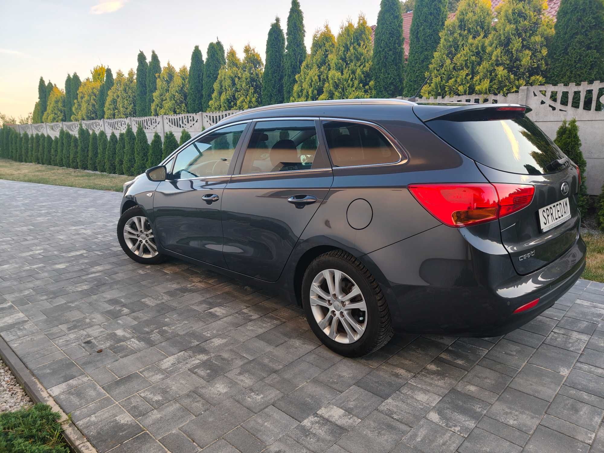 Kia Cee'd 2013 1.4 Benz, Webasto